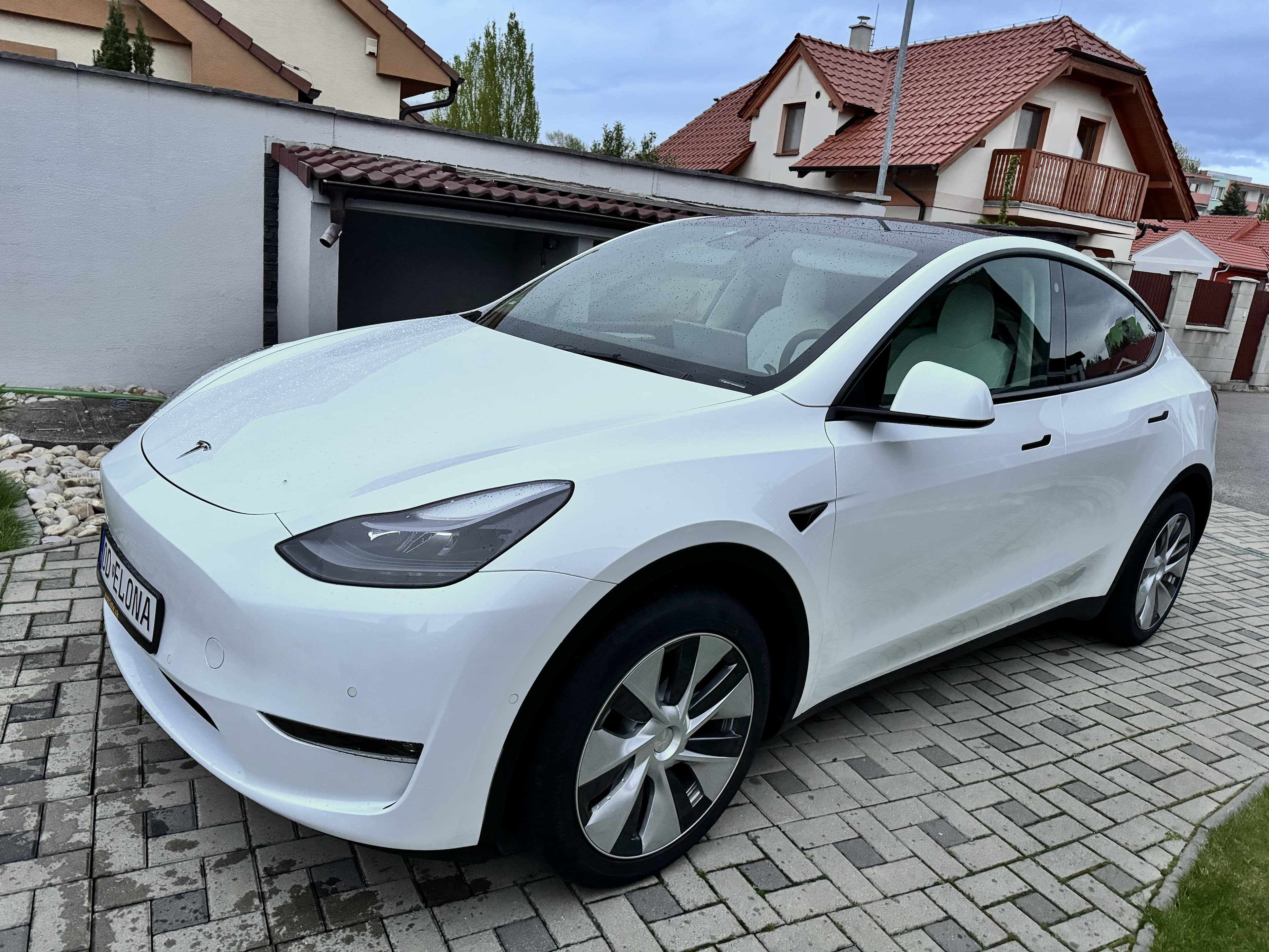 Tesla Model Y Long Range