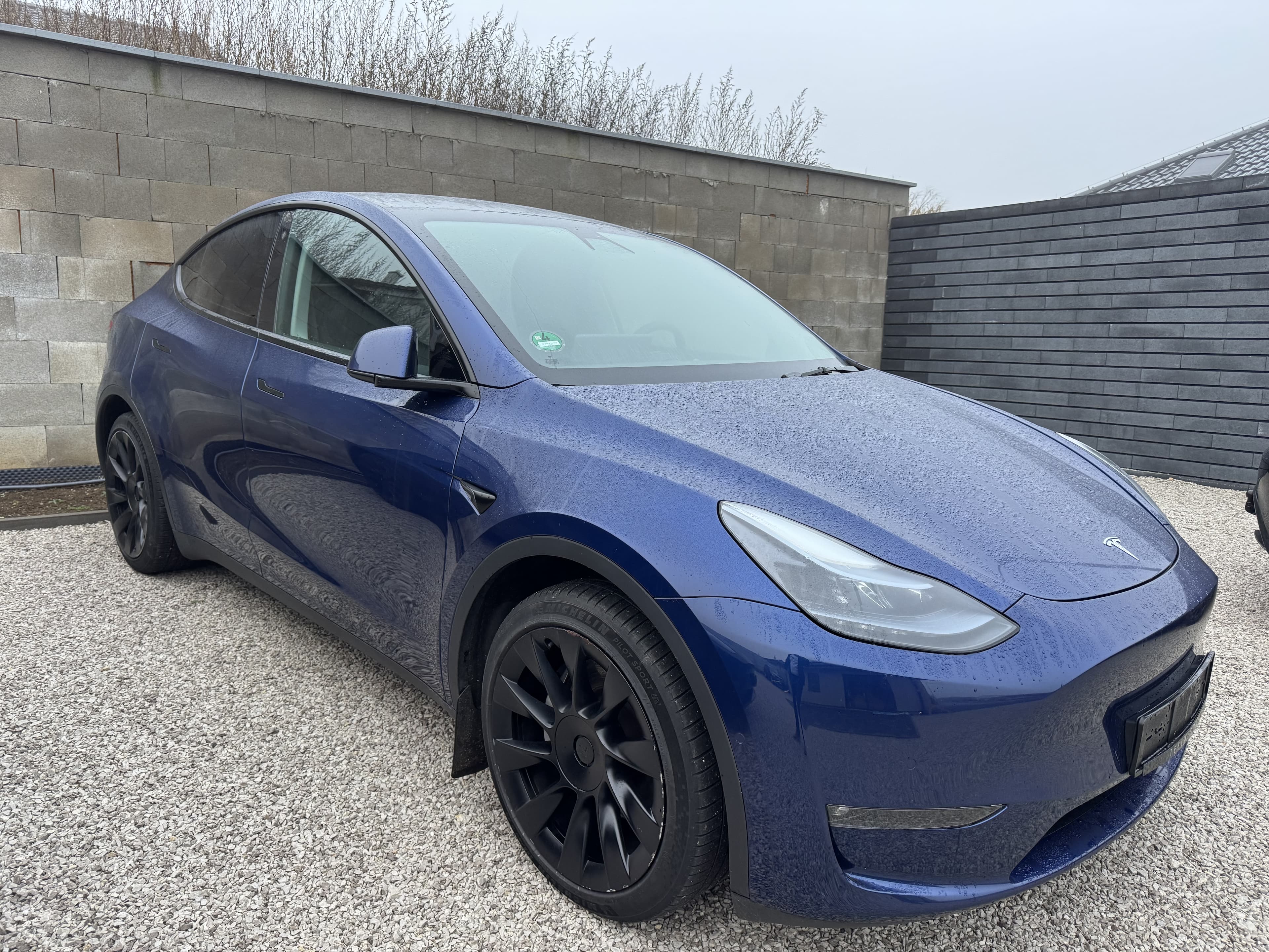 Tesla Model Y LR, AWD